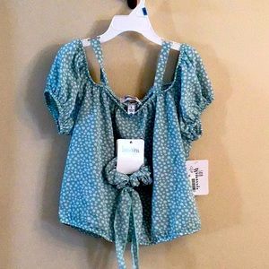 529 🌼NWT Girls Floral Cold Shoulder Blouse🌼